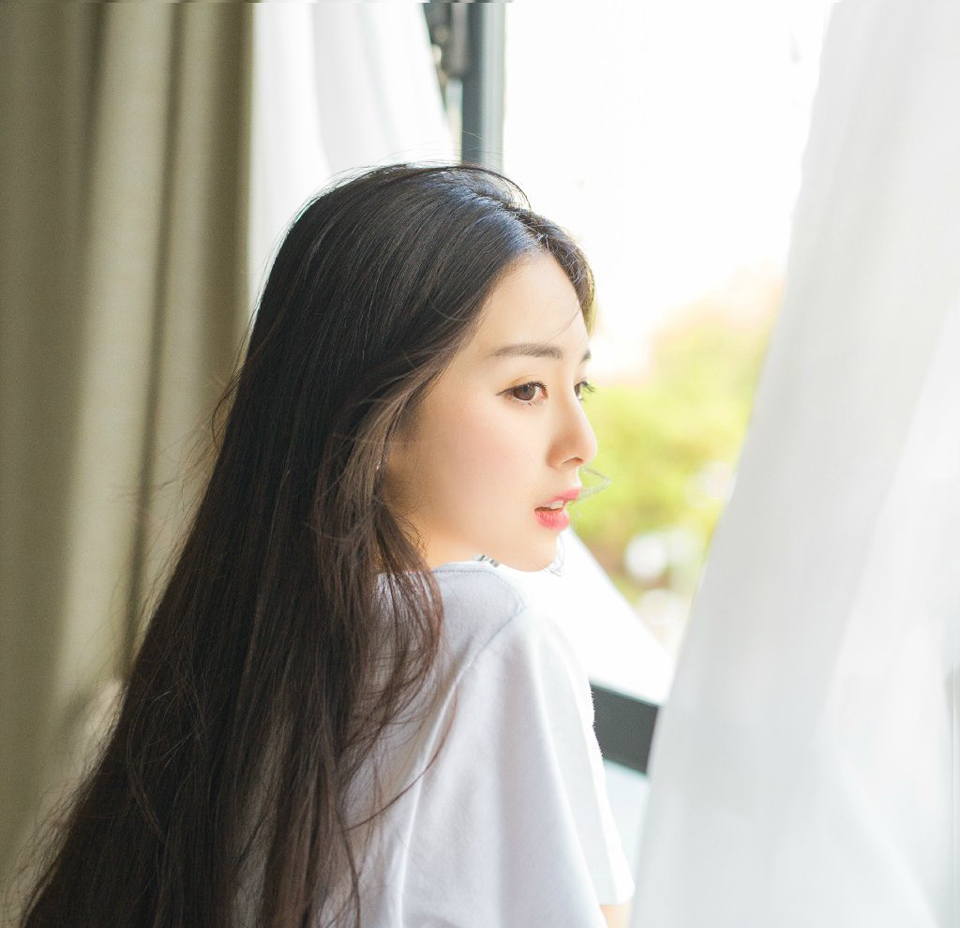 总要等到过了很久，总要等退无可退，才知道我们曾亲手舍弃的东西，在后来的日子里，再也遇不到了。